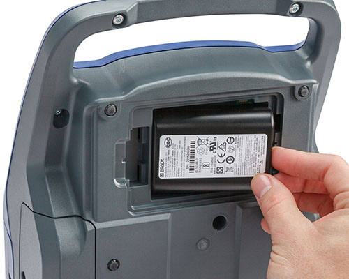 M710_Battery La batería recargable de iones de litio imprime hasta 4,500 etiquetas con una sola carga.